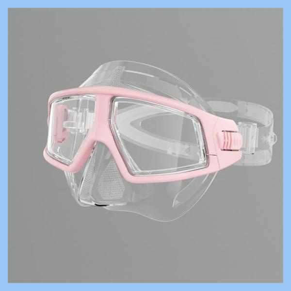 A clear view below the surface with a diving mask for glasses