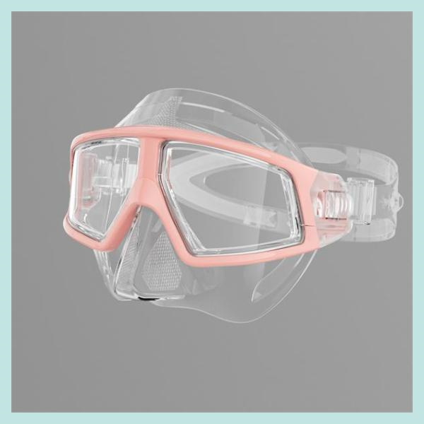 Keeping your diving goggles clear and fog-free