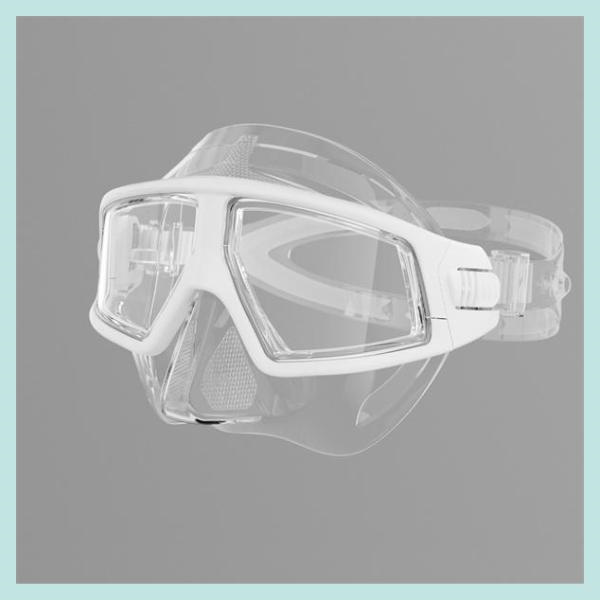 Enjoy uninterrupted snorkeling with anti-fog mask
