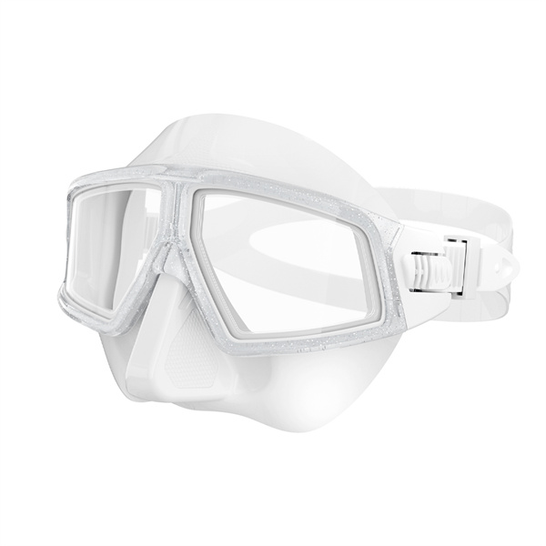 Explore the Depths Safely with a Durable Scuba Face Mask