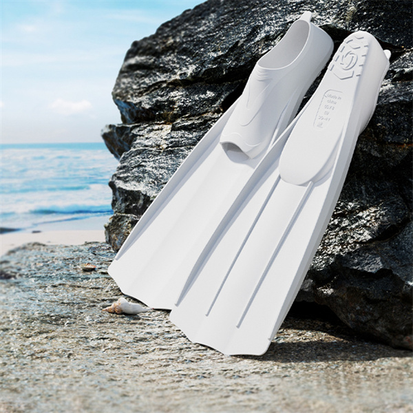 Comfortable and snug-fit fins for long hours underwater