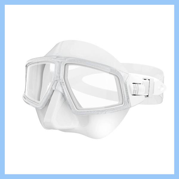 Explore the depths of the ocean with ease with our high-quality scuba mask for glasses