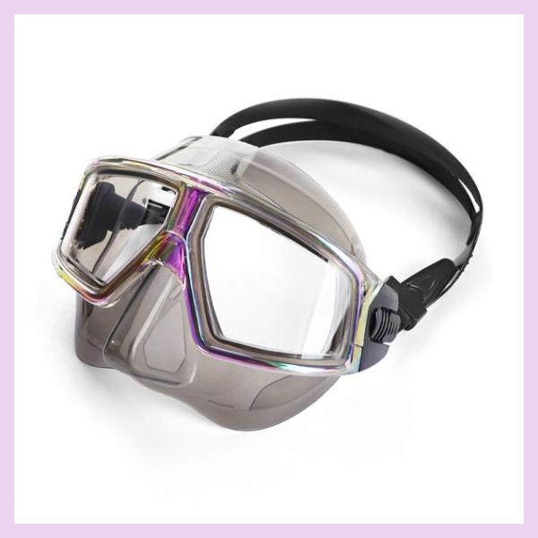 Achieve smooth and efficient movements with the right flippers and mask