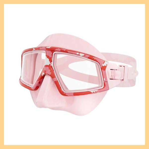 Get up Close and Personal with Marine Life with a High-Quality Mask, Snorkel, and Fins Se