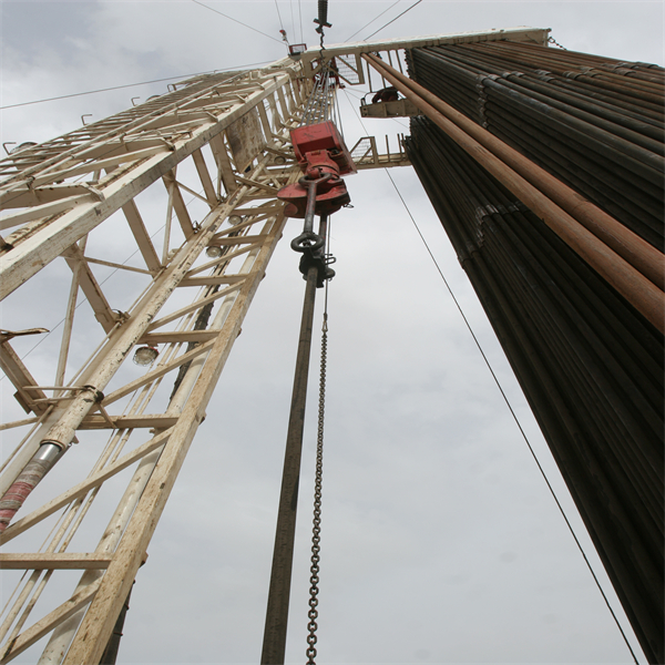 Protokoły i regulacje dotyczące bezpieczeństwa wiertli w badaniach nafty i gazu