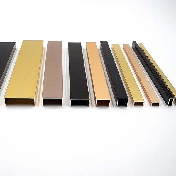 ຄວາມໄດ້ເປົ້າຂອງ Corner Extrusions