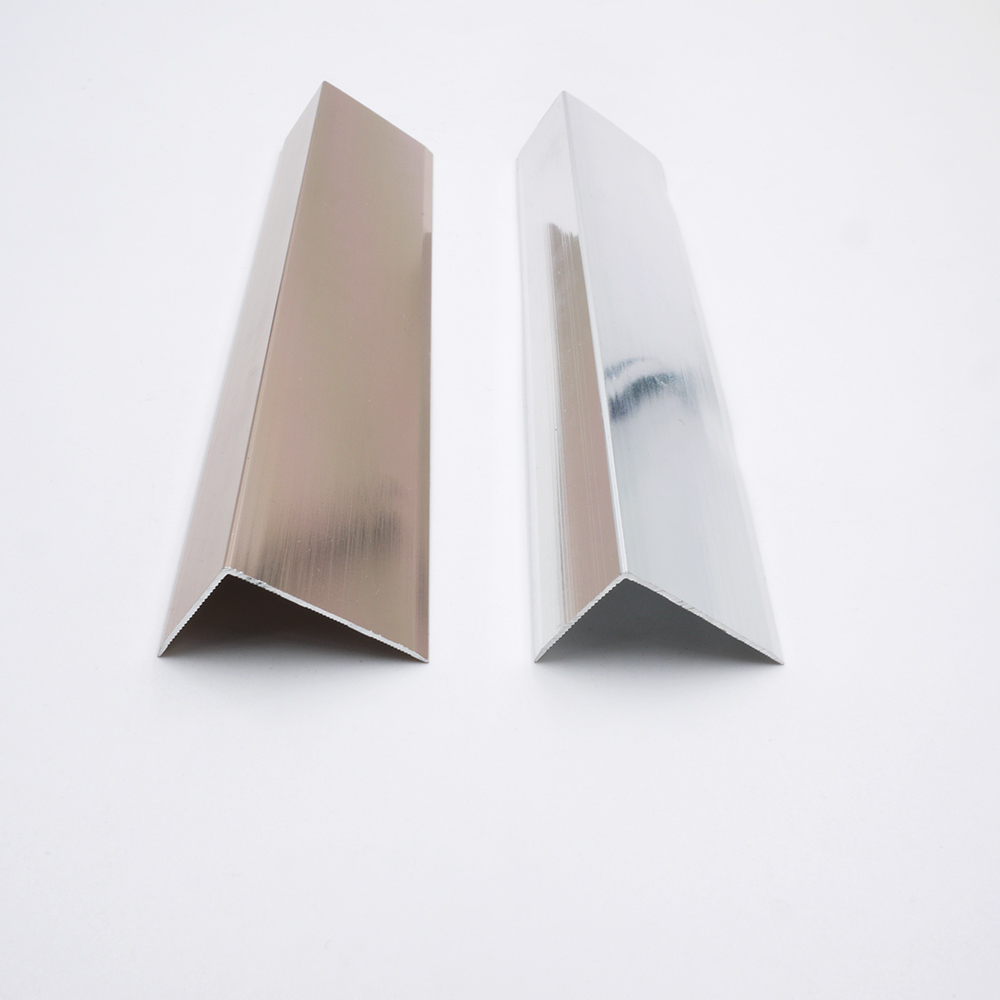 Mattschwarz Alu Winkelabschluss mit Innovation und Sicherheit