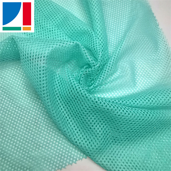 Moda və idman geyimlərində torlu parçanın çoxtərəfli istifadəsi