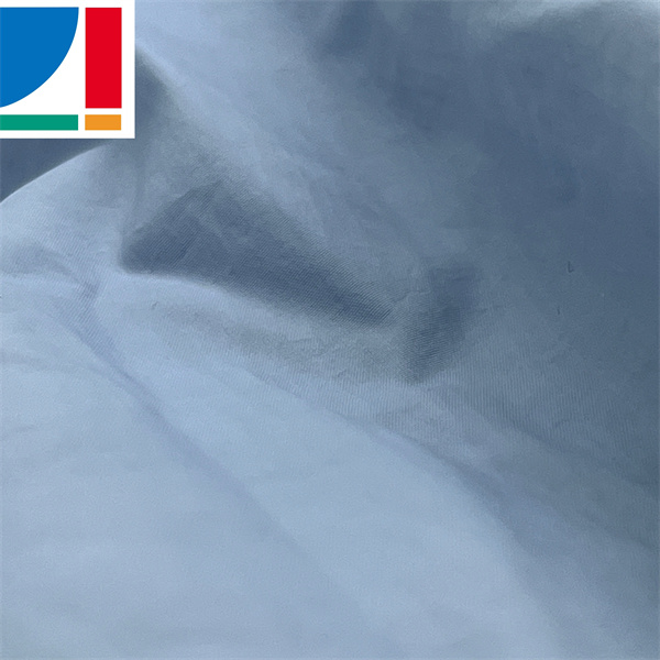 Moda və giyimliyində nilon dokumasından istifadə etmənin faydları