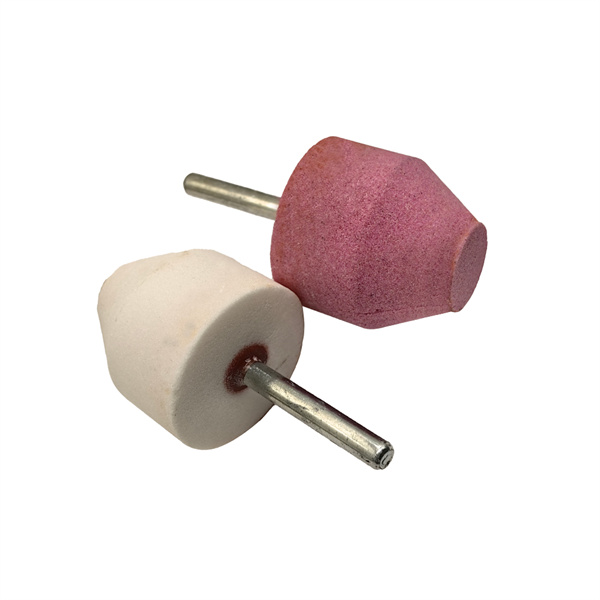 Kegleformede Malmeste Regerer Over Alting