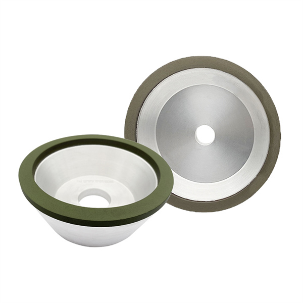 Taglio Cristallino con Coppe per Dischi di Lavorazione al Diamante