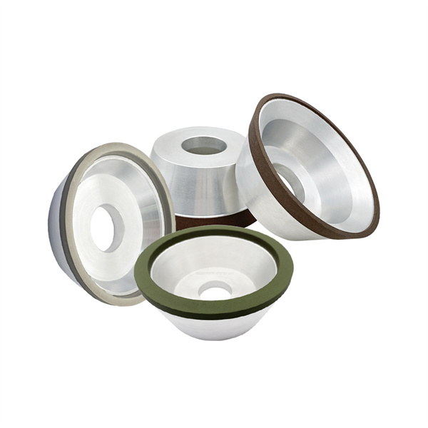 Durabilitate îmbunătățită cu 4 discuri de străbateră cu diamant