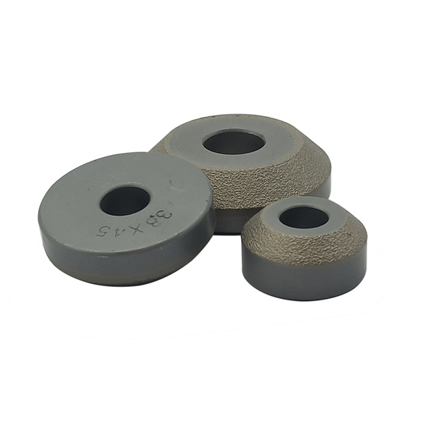 Versatilis és hosszú élettartamú hullámító kövek