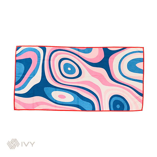 Kolaylık ve fonksiyonellik için gym çantanızı pratik ter havlu ile güncelleyin