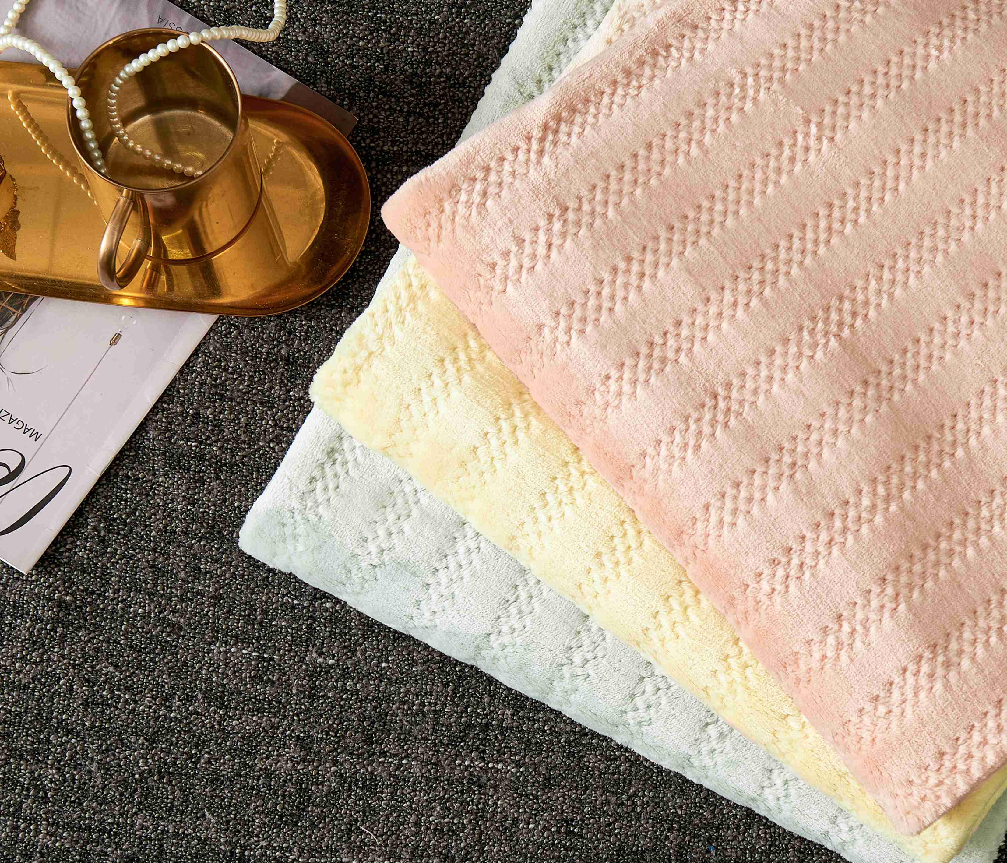 JACQUARD MILKY VELVET