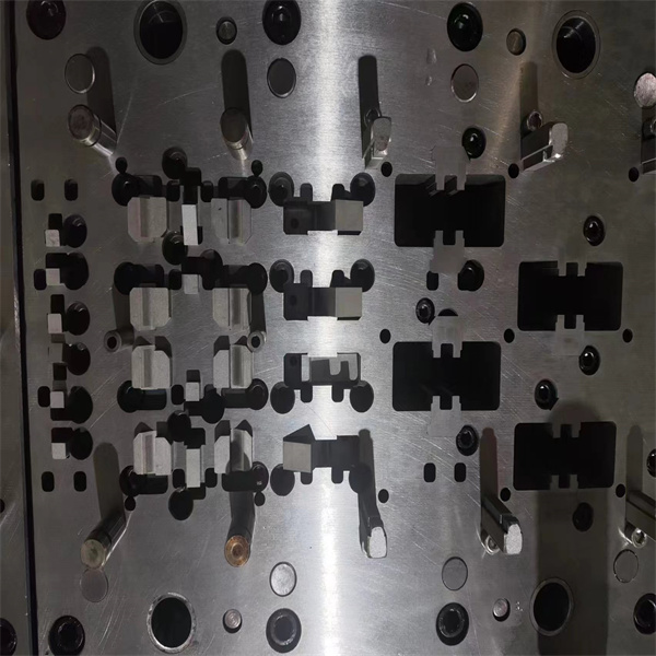 El Papel de las Matrices de Estampado en el Proceso de Estampado Metálico