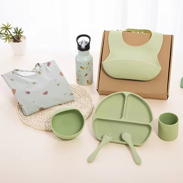 Pozegnaj się ze zbrukanymi ubraniami dzięki kremowemu podkładowi