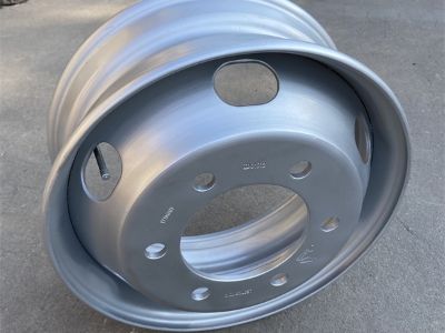 Engineered steel rims performance in heavy machinery