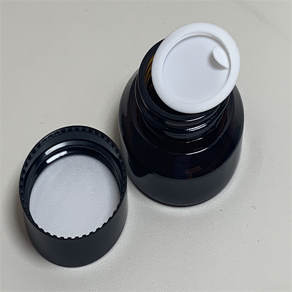 安全性を優先したガラス製食品保存容器（蓋付き）