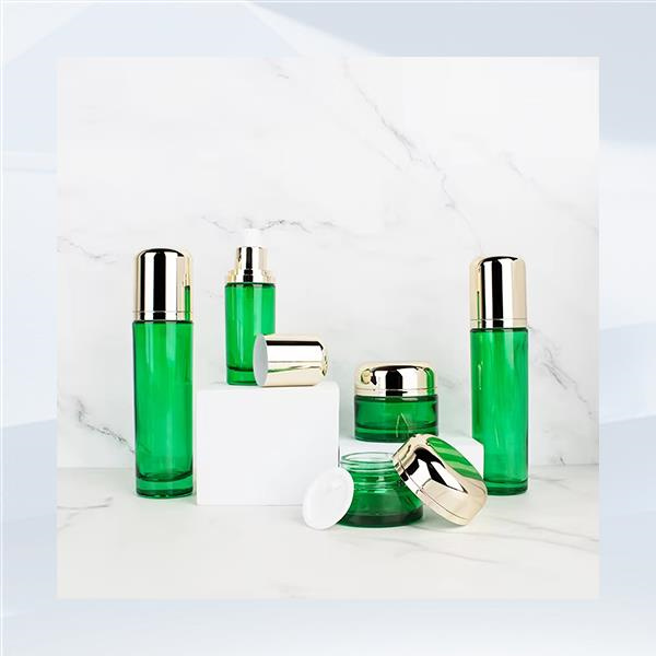 メイク用ポンプボトルであなたに究極のコントロールを提供します