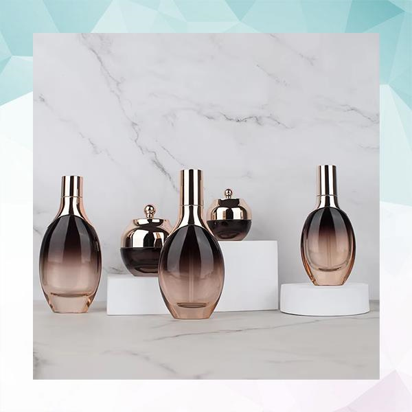 チューブクリームの魔法を発見して、なめらかで柔らかな肌へこんにちは。