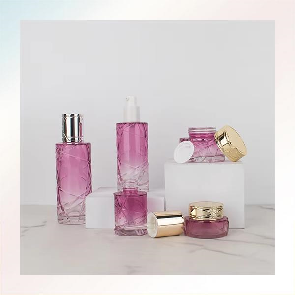 Schützen Sie Ihr Skincare-Programm vor schädlichen UV-Strahlen mit einem Glas Kosmetikfläschchen