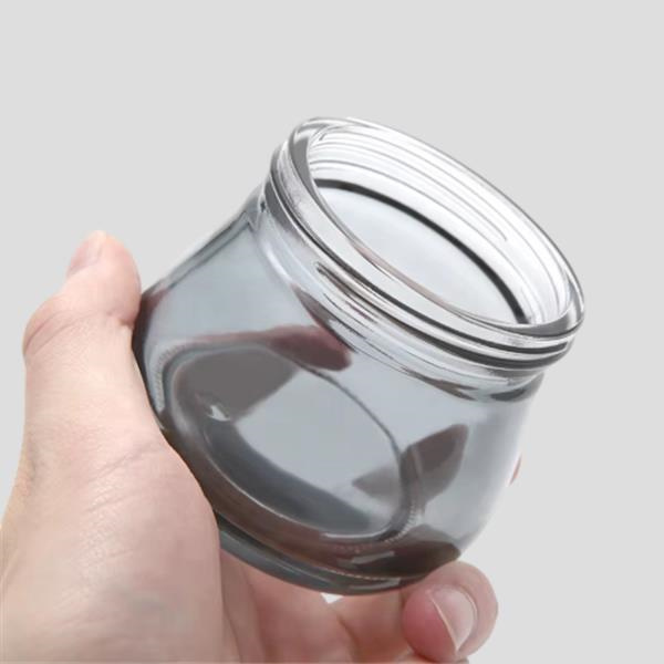 スタイリッシュなホワイトコスメティックジャーに好きな美容用品を収納しよう