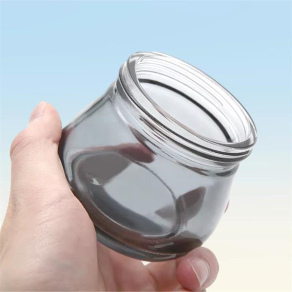 Ce qui distingue notre maquillage avec emballage rose de la concurrence