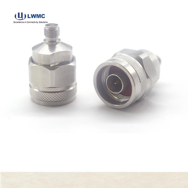 N形からSMAへのアダプタ