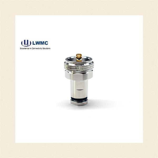 Confronto tra diversi tipi di prese antenna UHF per un miglioramento delle prestazioni