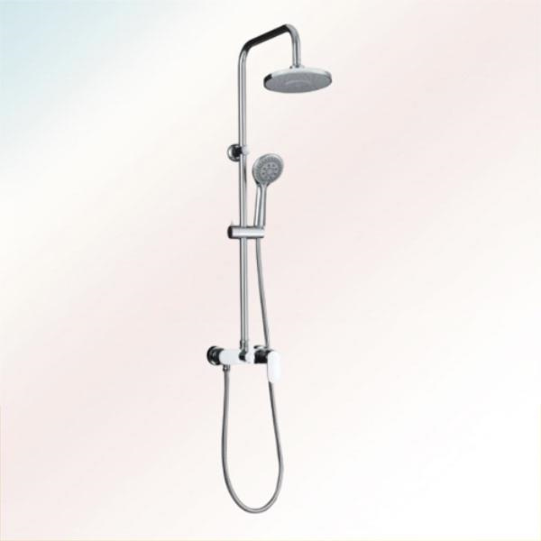 תהנו מאמבטיה מרגיעה או שワー ממריץ עם מעורב מותקן על השולחן