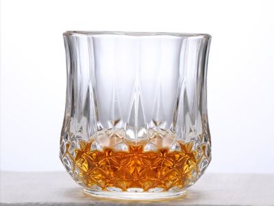 Shot Glasses vs. Whiskey Tumblers: Whats the Difference?