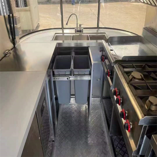 สัมผัสความสะดวกสบายกับรถแคมป์เป๊ะแบบฮาร์ดท็อปของเรา