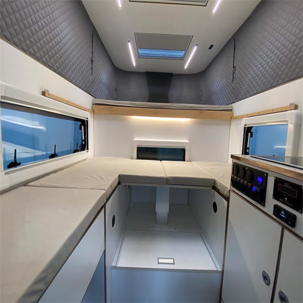 모든 날씨 조건에서도 뛰어난 품질과 다용도성을 갖춘 캠핑 트레일러를 경험해 보세요