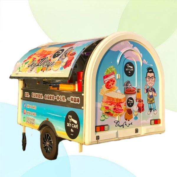 Experimenteu la comoditat i la facilitat dels nostres grans remolcs camper per al vostre proper viatge per carretera o excursió de càmping.