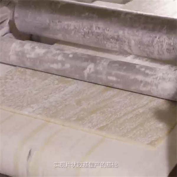 Eng so'nggi Issiq Ballarli Chelkatcha shokining bilan keyingi bosqichga o'ting