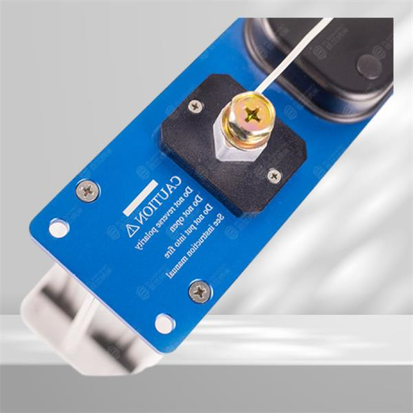 Những Đột Phá trong Lưu Trữ Pin Siêu Điện Xung