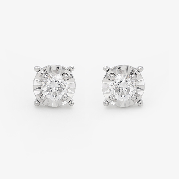 Лабораторијске дијамантске нарушнице које су значајне.