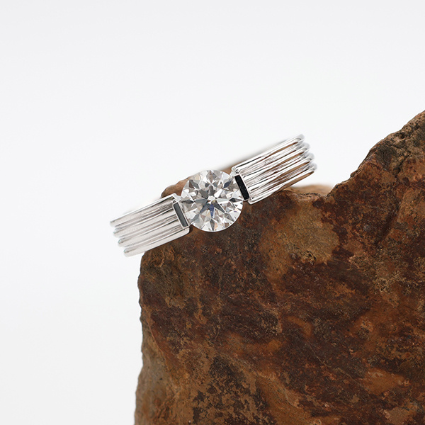 สร้อยข้อมือเพชรที่เติบโตในห้องปฏิบัติการที่เขาจะรักในการสวมใส่ตลอดชีวิต