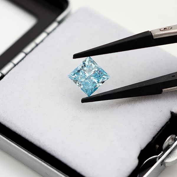 Deltag i tendensen inden for etisk og bæredygtig smykke