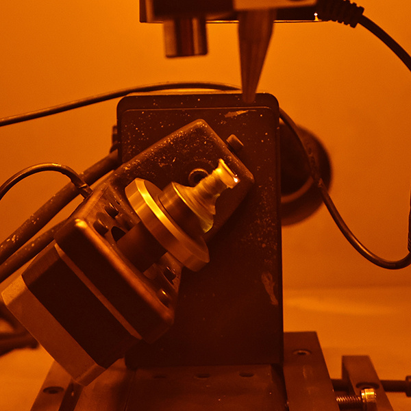 हमारे आकर्षक प्रयोगशाला में उगाए गए हीरा संग्रह के साथ अपने व्यवसाय को बदलें