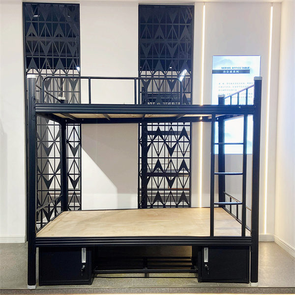 Zavarujte svojo zaloge z prilagodljivimi kovinskimi sistemii za skladišče.