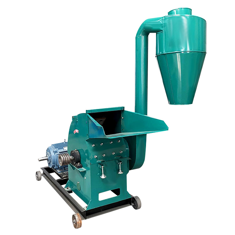 Menggunakan Mesin Penggiling Pakan Ternak