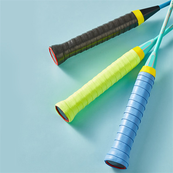 Bakit mahalaga ang mabuting pasadyang grip upang mapabuti ang iyong katumpakan at kontrol sa yelo