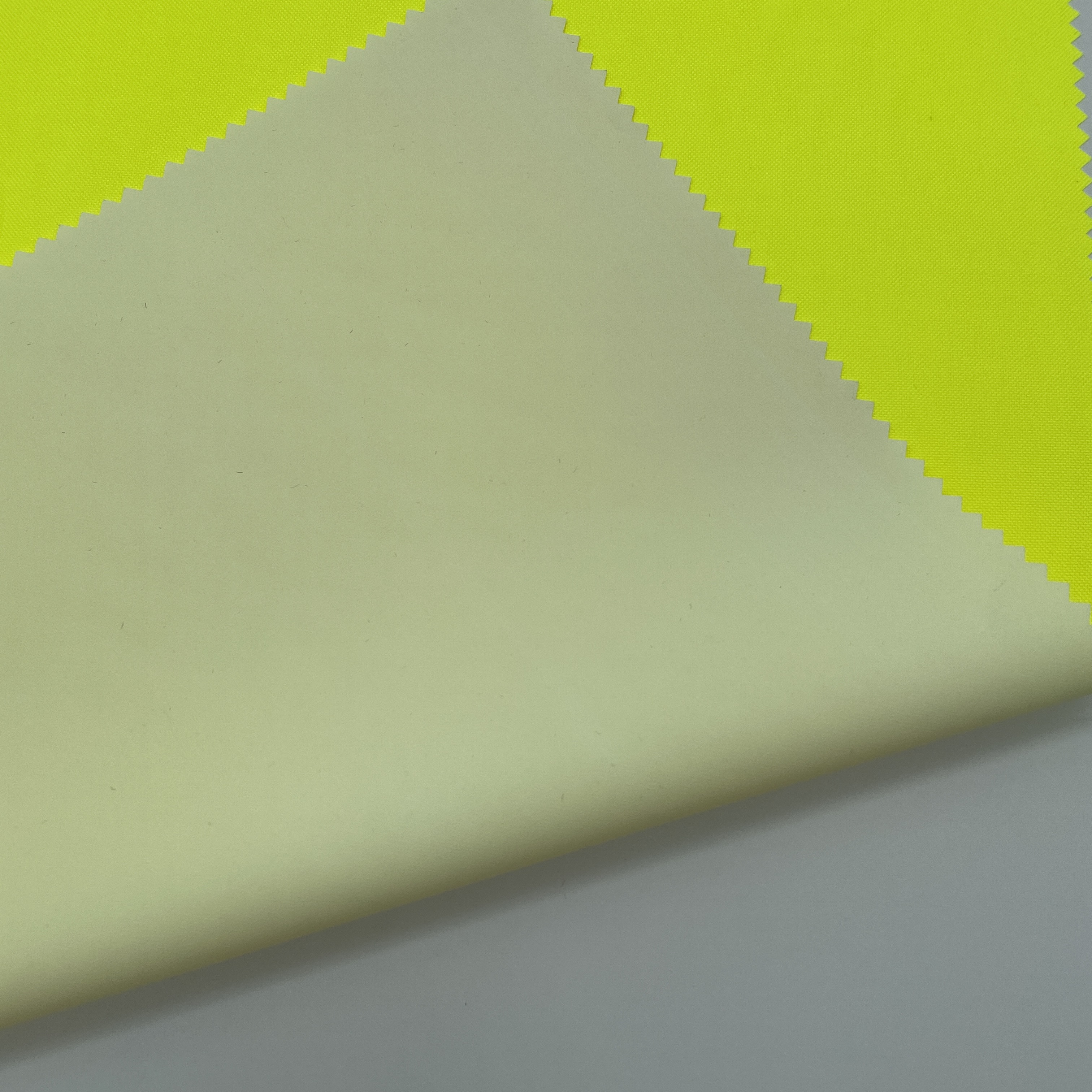 벵가린 스트레치 소재의 다용성에 대해 알아보세요