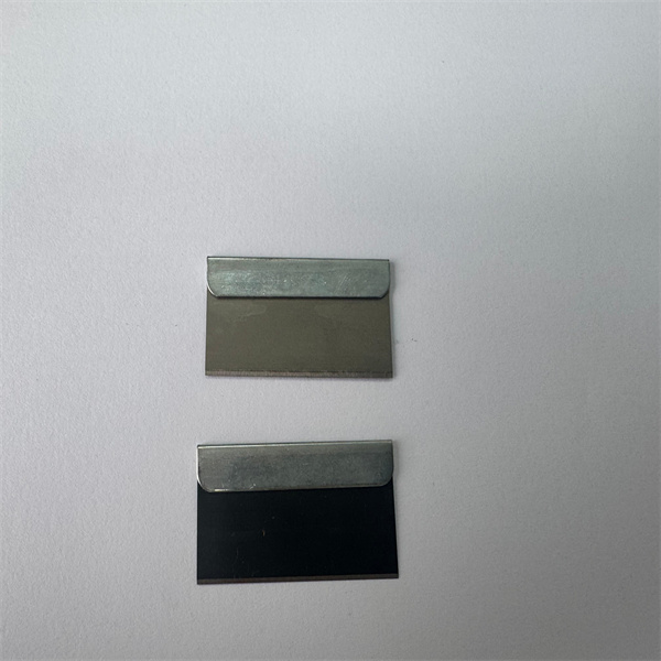 Thưởng thức trải nghiệm cạo râu truyền thống với lưỡi dao cạo đơn