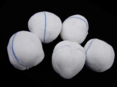 What Makes Gauze Swabs Ideal for Cleaning and Dressing Wounds?