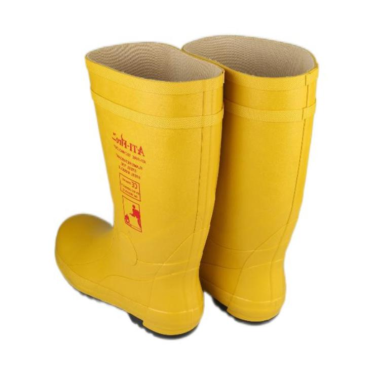 Barang wajib yang dibutuhkan dalam operasi pemadaman kebakaran hutan