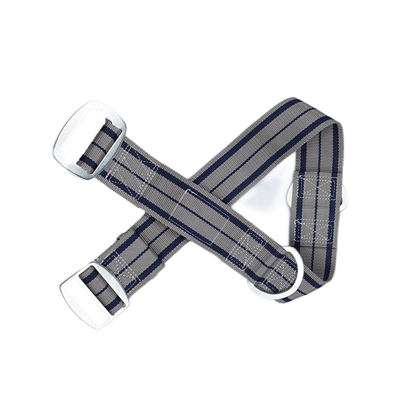 Petugas pemadam kebakaran harus dilengkapi dengan baik