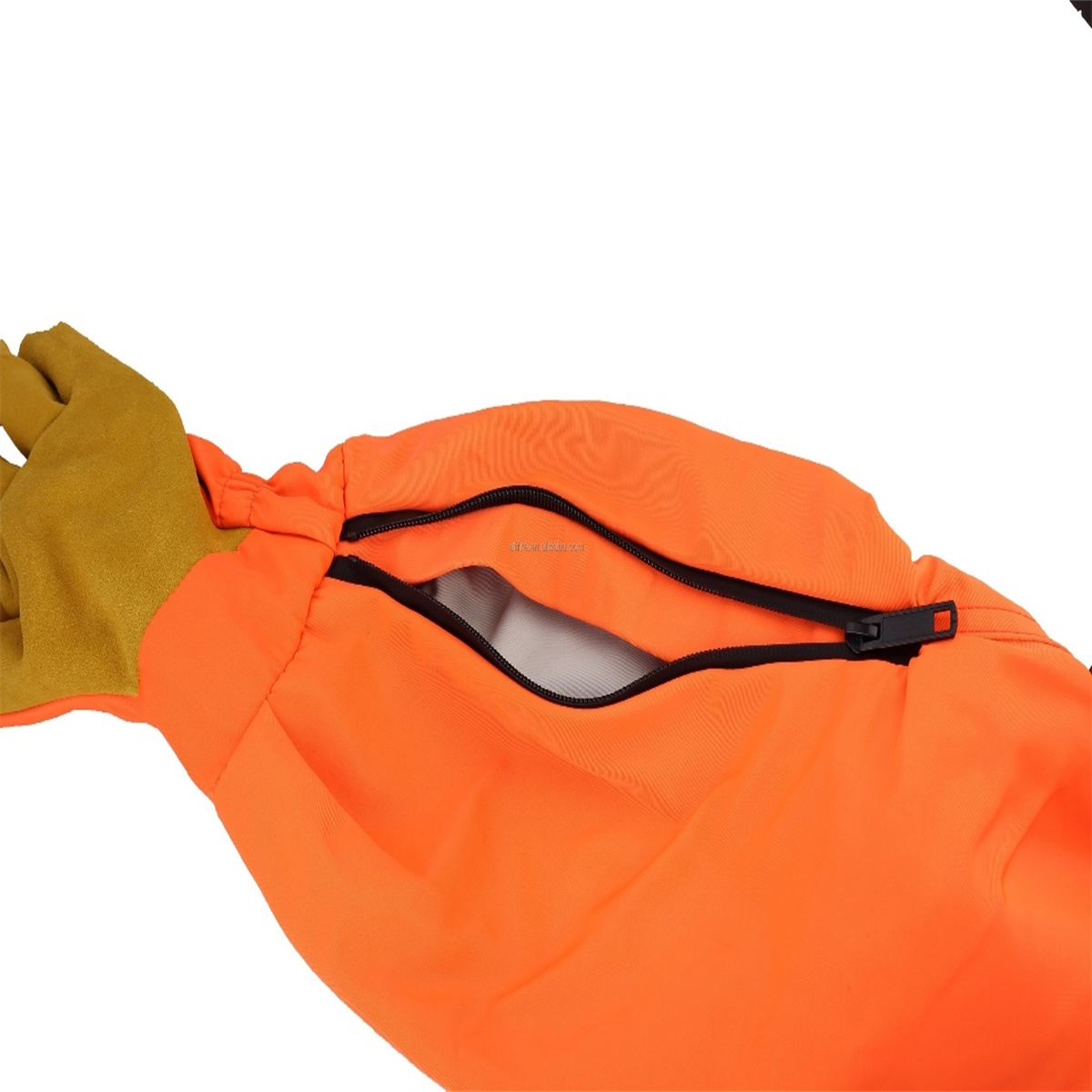 Necessaria cuique incendio pelleri